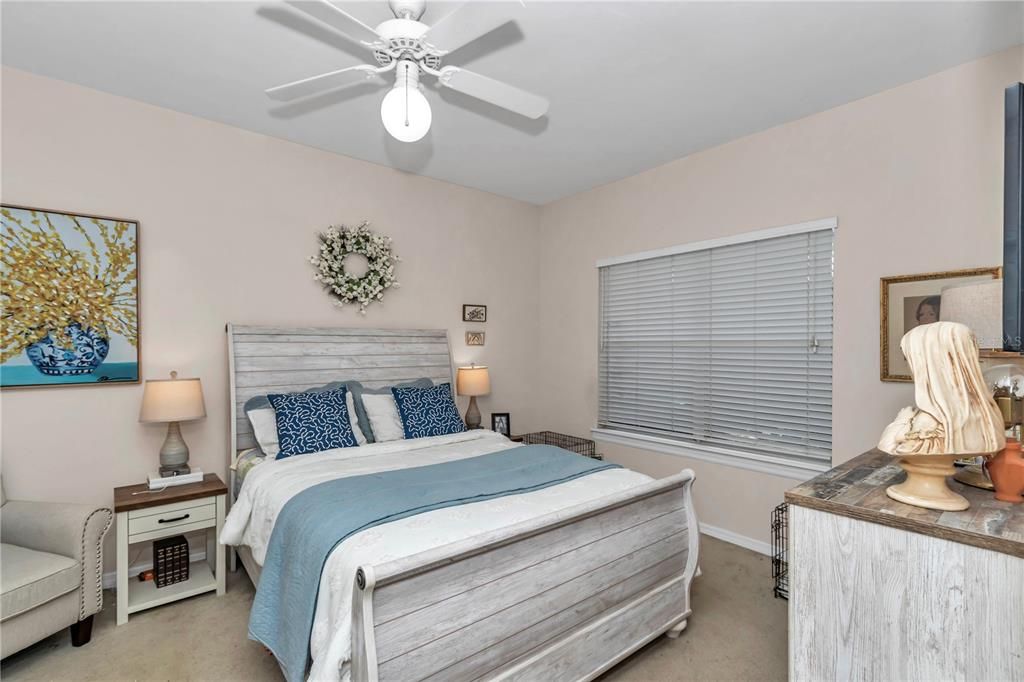 Active With Contract: $219,000 (2 beds, 2 baths, 1293 Square Feet)