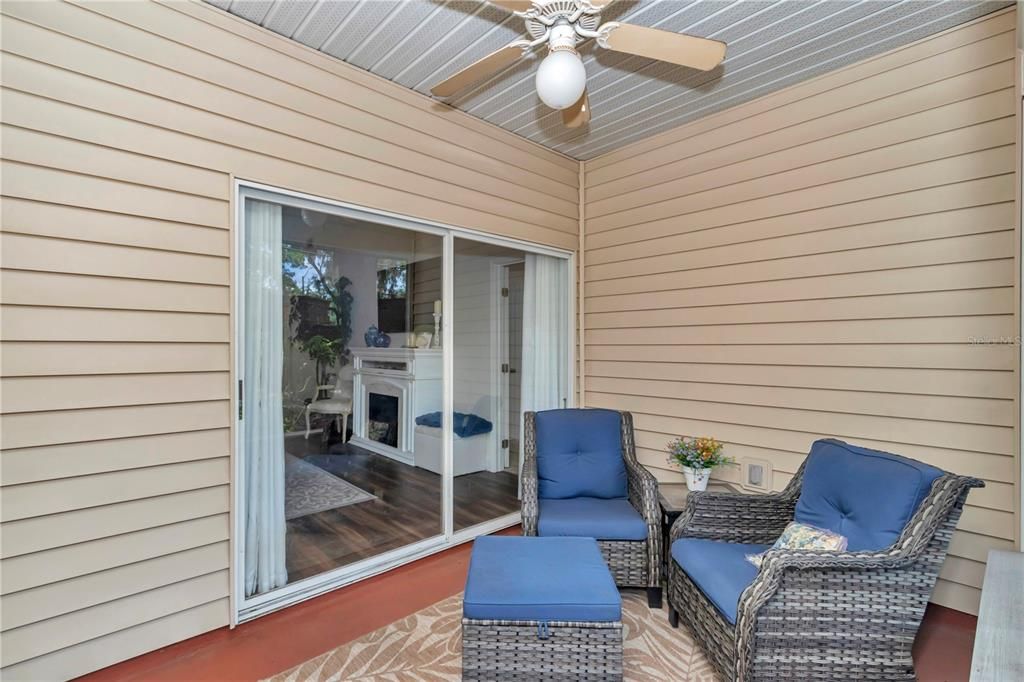 Active With Contract: $219,000 (2 beds, 2 baths, 1293 Square Feet)