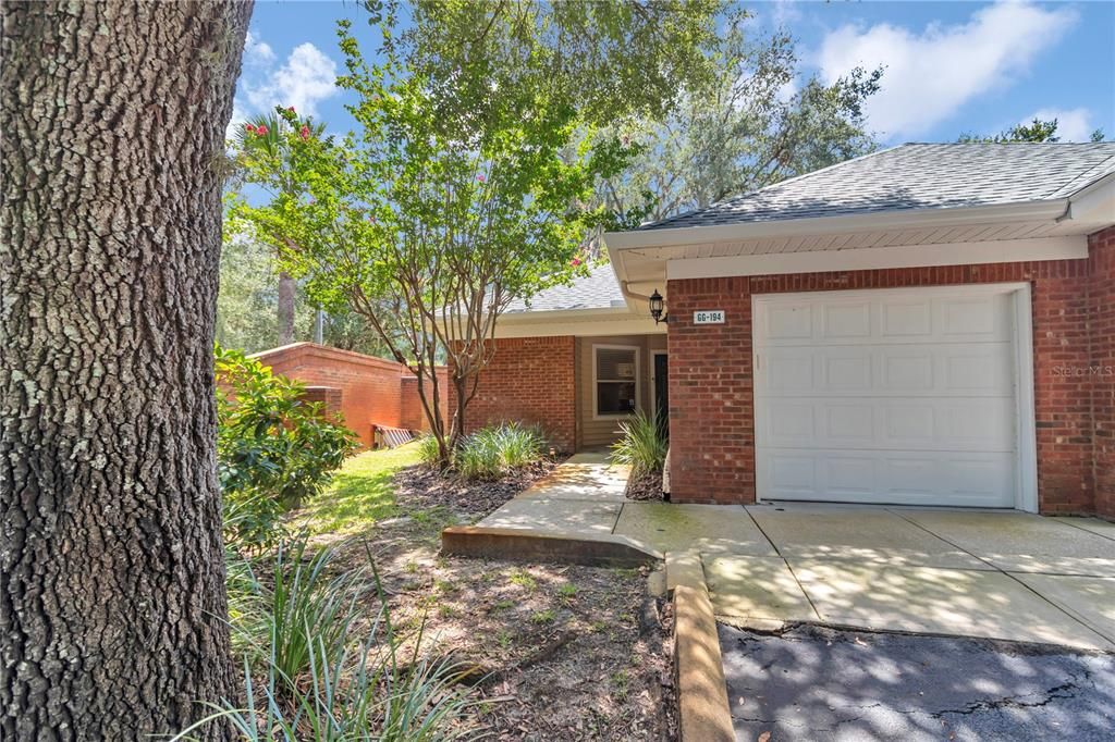 Active With Contract: $219,000 (2 beds, 2 baths, 1293 Square Feet)