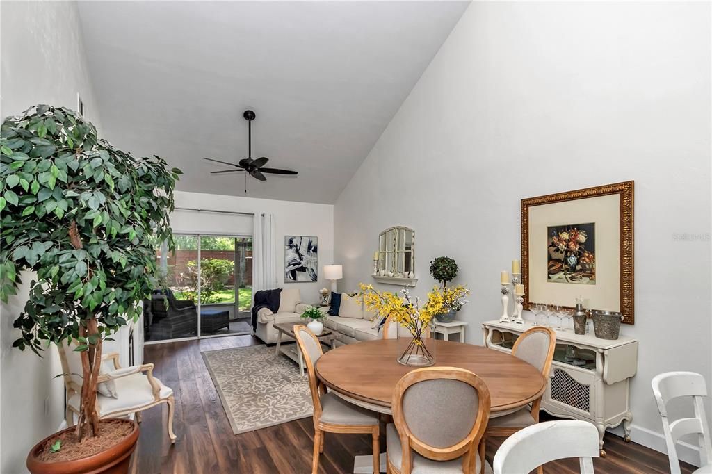 Active With Contract: $219,000 (2 beds, 2 baths, 1293 Square Feet)