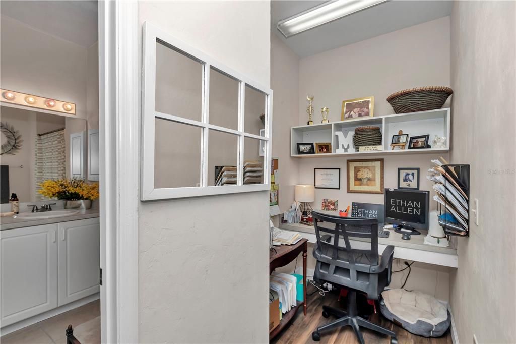 Active With Contract: $219,000 (2 beds, 2 baths, 1293 Square Feet)