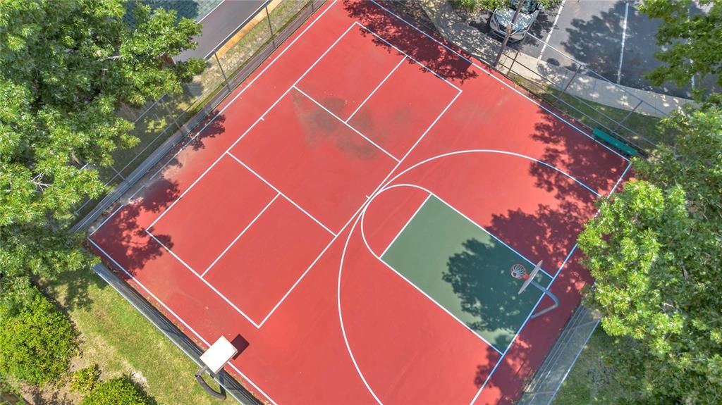 Active With Contract: $219,000 (2 beds, 2 baths, 1293 Square Feet)