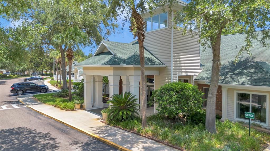 Active With Contract: $219,000 (2 beds, 2 baths, 1293 Square Feet)