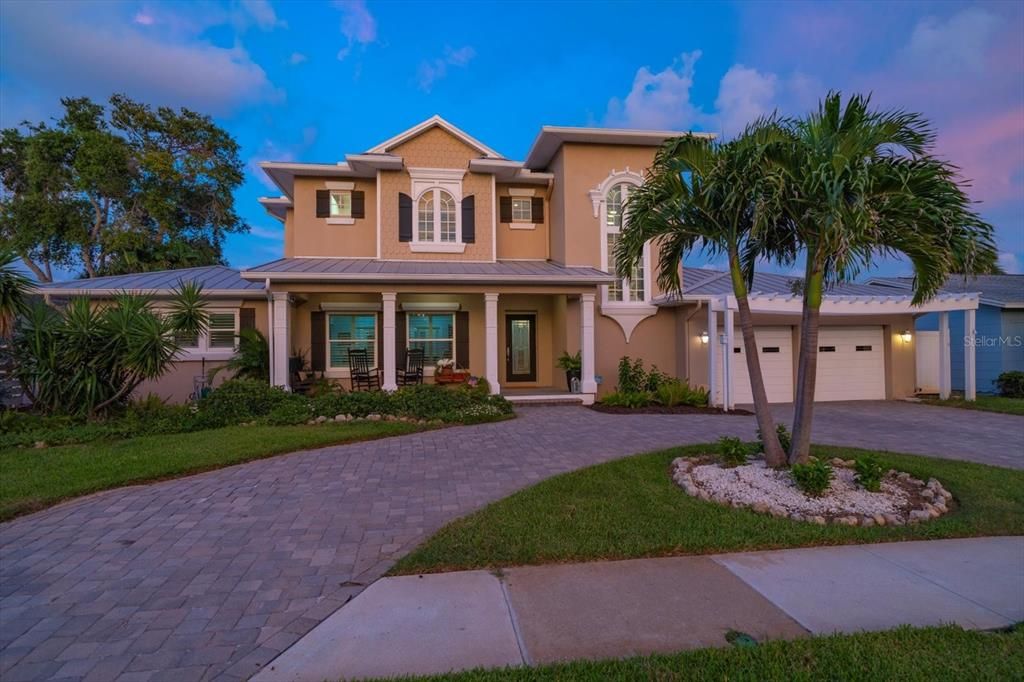 En Venta: $2,150,000 (4 camas, 3 baños, 3423 Pies cuadrados)