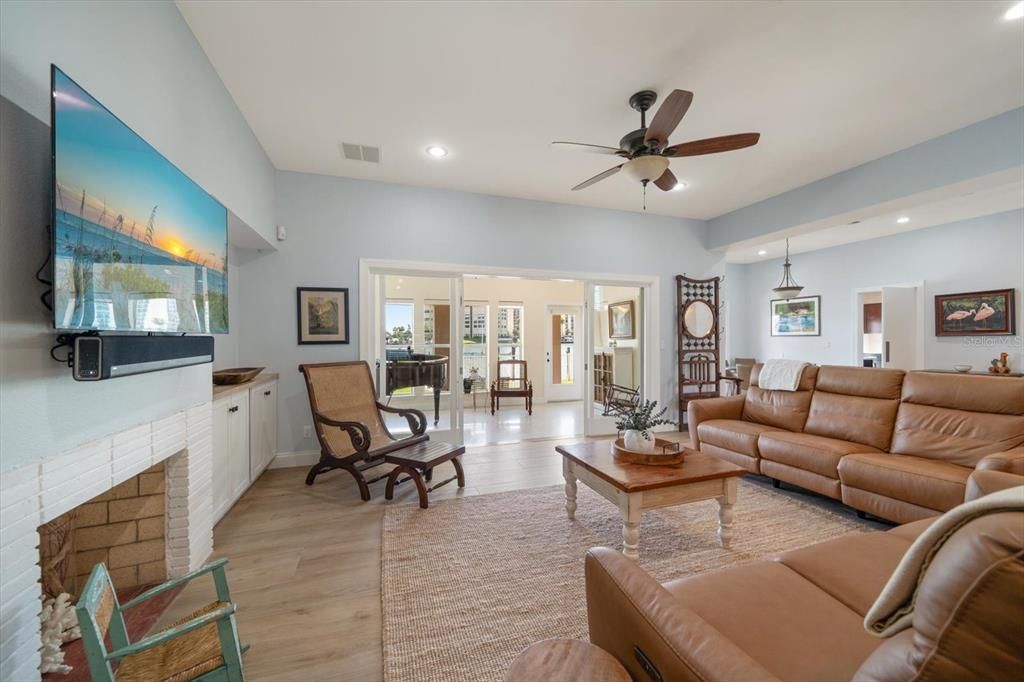 En Venta: $2,150,000 (4 camas, 3 baños, 3423 Pies cuadrados)