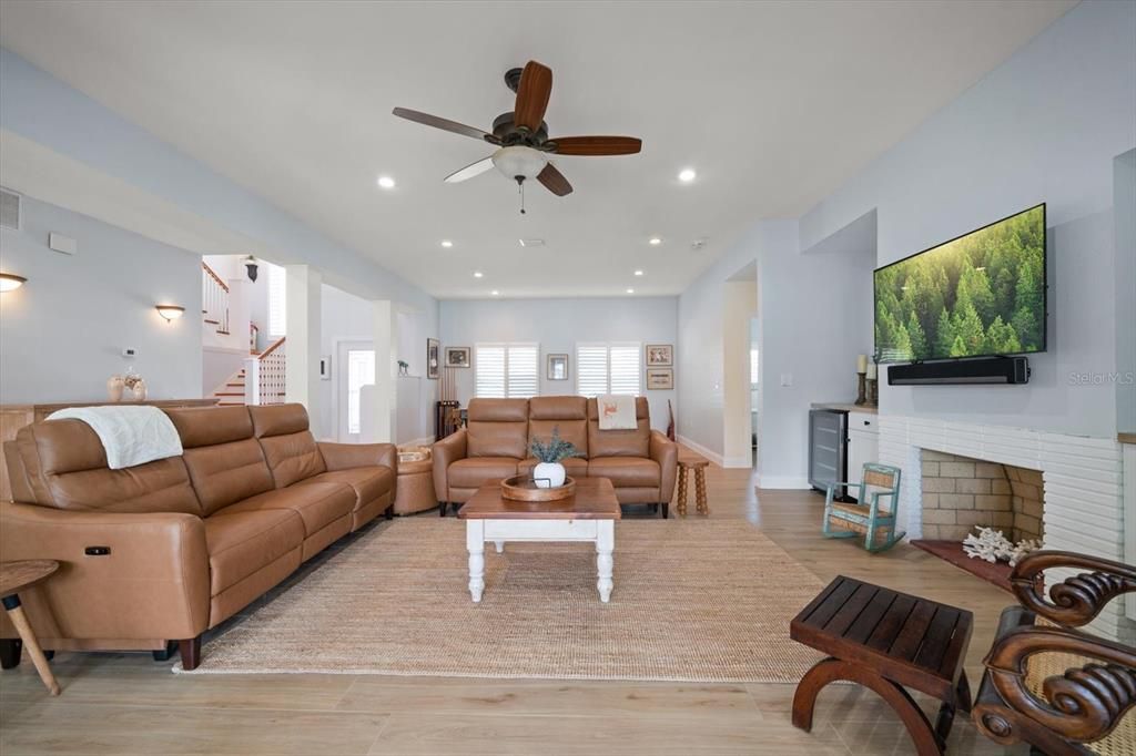 En Venta: $2,150,000 (4 camas, 3 baños, 3423 Pies cuadrados)