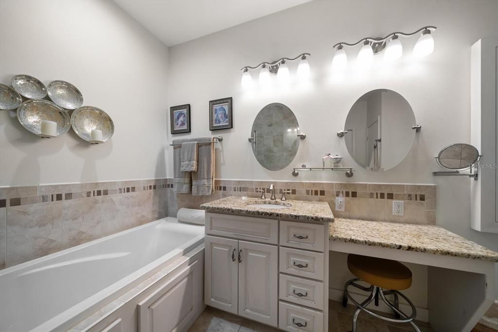 En Venta: $2,150,000 (4 camas, 3 baños, 3423 Pies cuadrados)