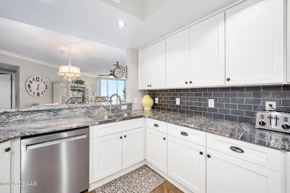 待售: $475,000 (2 贝兹, 2 浴室, 1850 平方英尺)