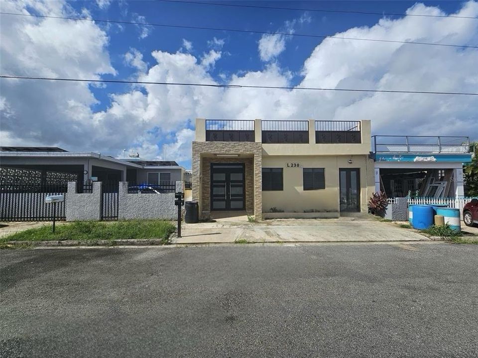 Recently Rented: $1,250 (4 beds, 3 baths, 1800 Square Feet)