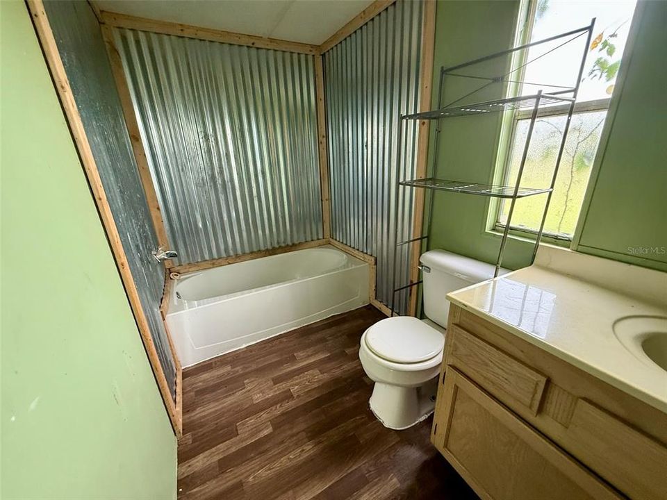 En Venta: $240,000 (4 camas, 2 baños, 924 Pies cuadrados)