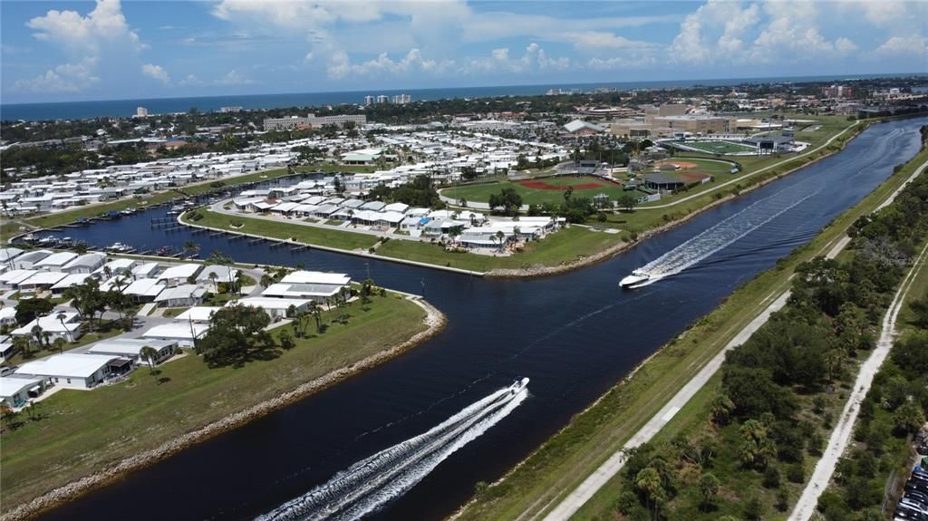 Active With Contract: $120,000 (1 beds, 1 baths, 552 Square Feet)