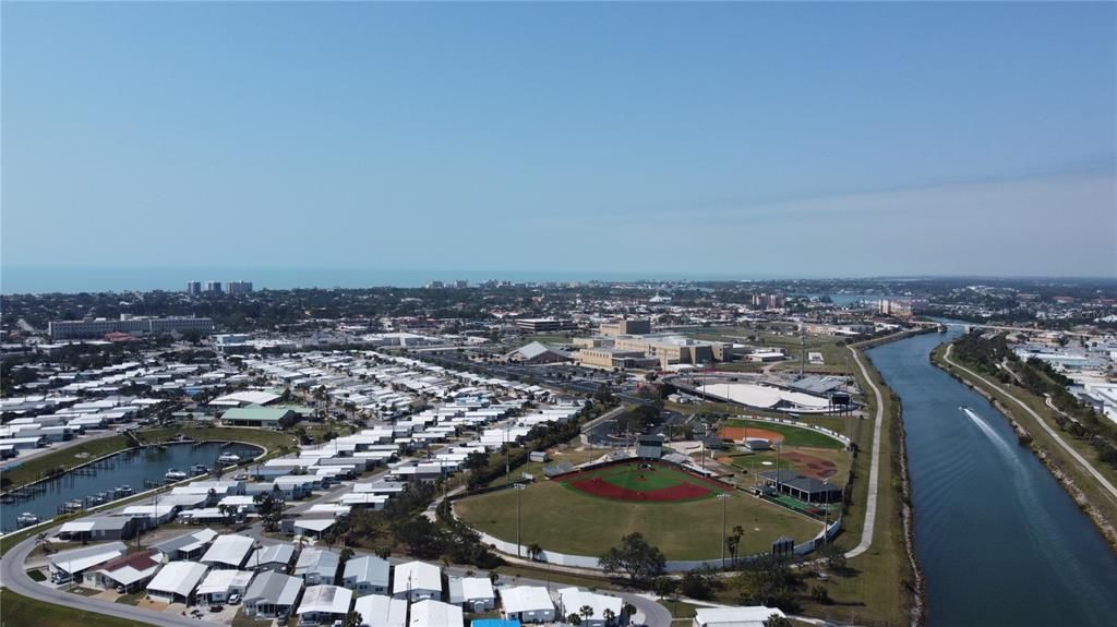 Active With Contract: $120,000 (1 beds, 1 baths, 552 Square Feet)