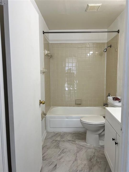 En Renta: $1,850 (3 camas, 2 baños, 1075 Pies cuadrados)