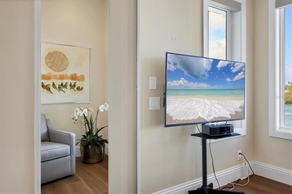 На продажу: $4,185,000 (4 спален, 4 ванн, 4537 Квадратных фут)