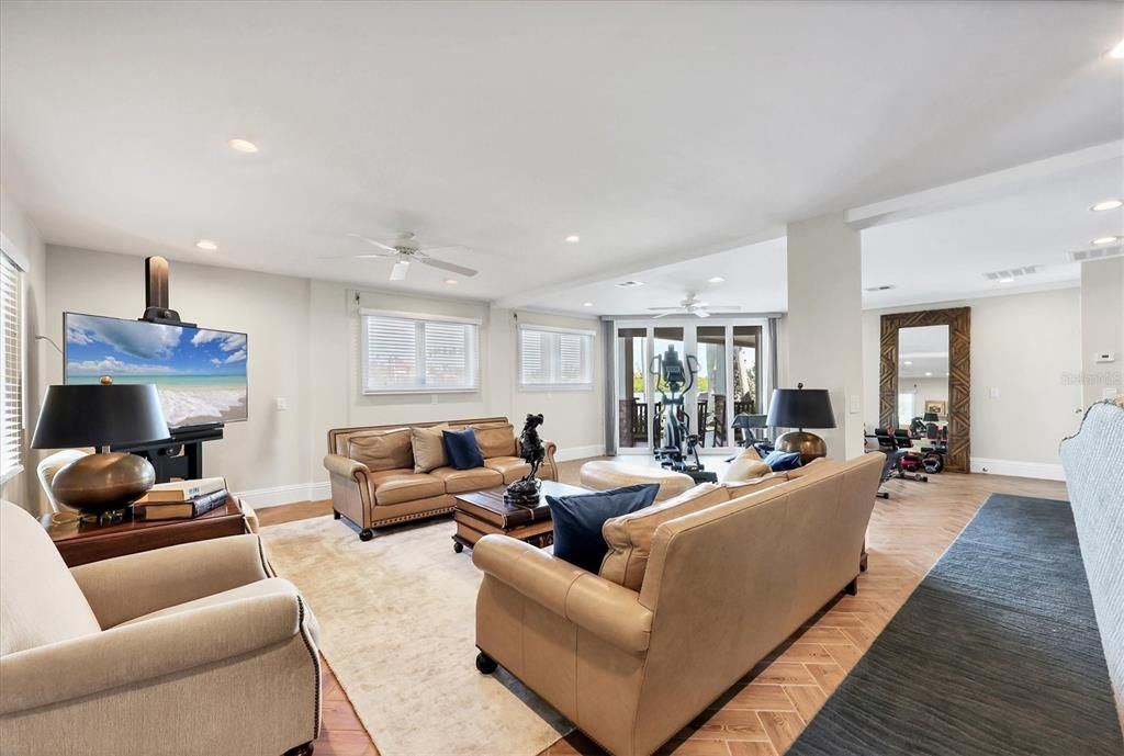 На продажу: $4,185,000 (4 спален, 4 ванн, 4537 Квадратных фут)