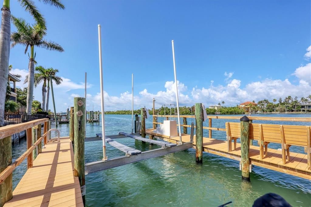 На продажу: $4,185,000 (4 спален, 4 ванн, 4537 Квадратных фут)