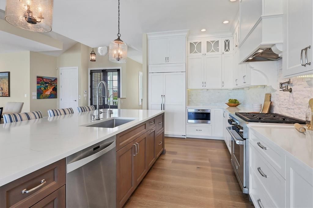 На продажу: $4,185,000 (4 спален, 4 ванн, 4537 Квадратных фут)