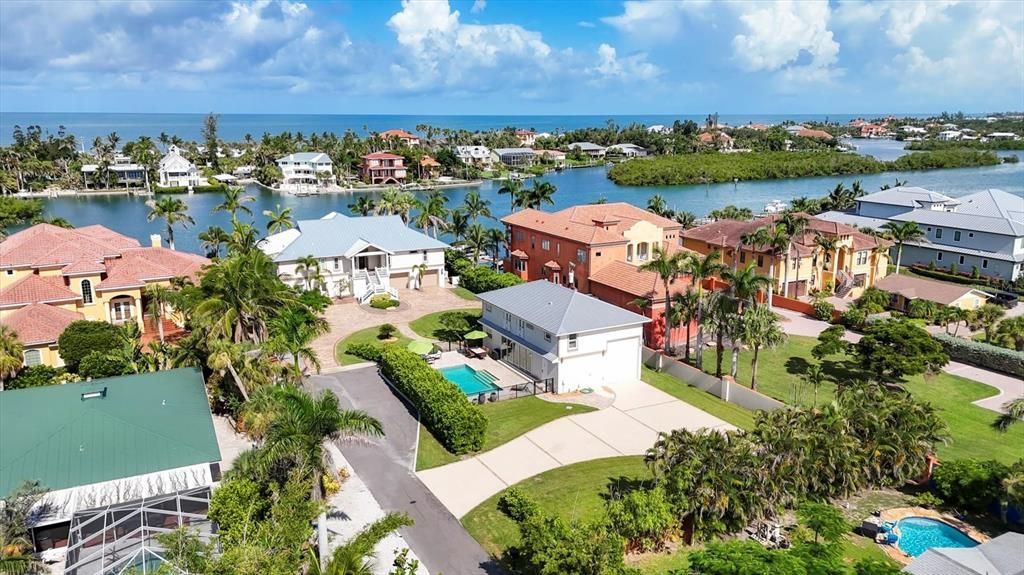 На продажу: $4,185,000 (4 спален, 4 ванн, 4537 Квадратных фут)