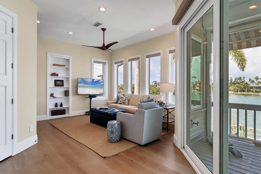 На продажу: $4,185,000 (4 спален, 4 ванн, 4537 Квадратных фут)