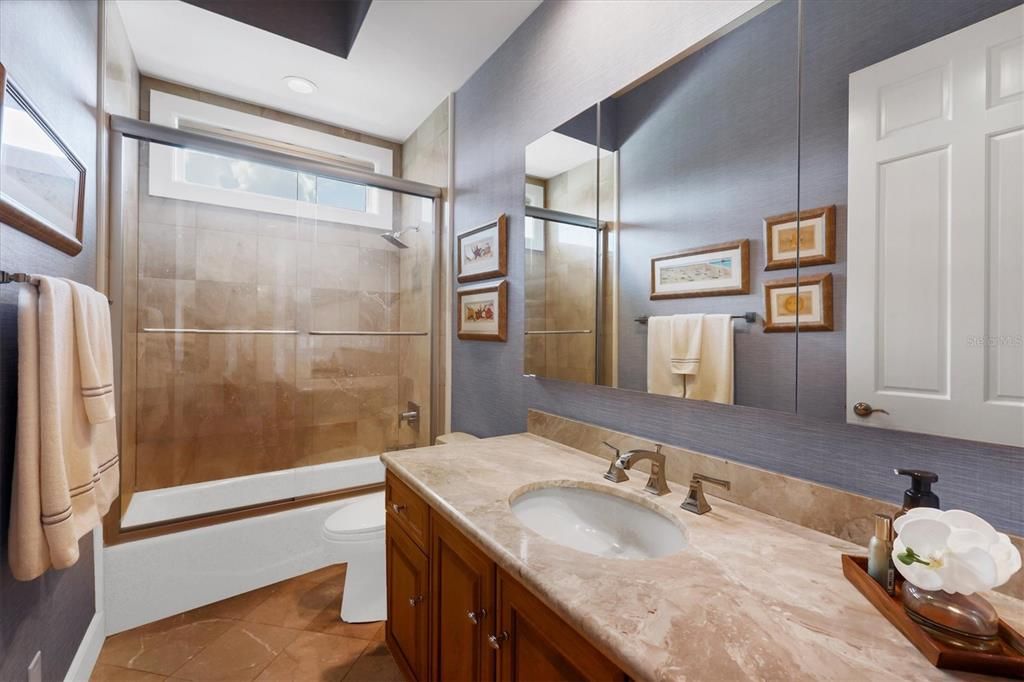 На продажу: $4,185,000 (4 спален, 4 ванн, 4537 Квадратных фут)