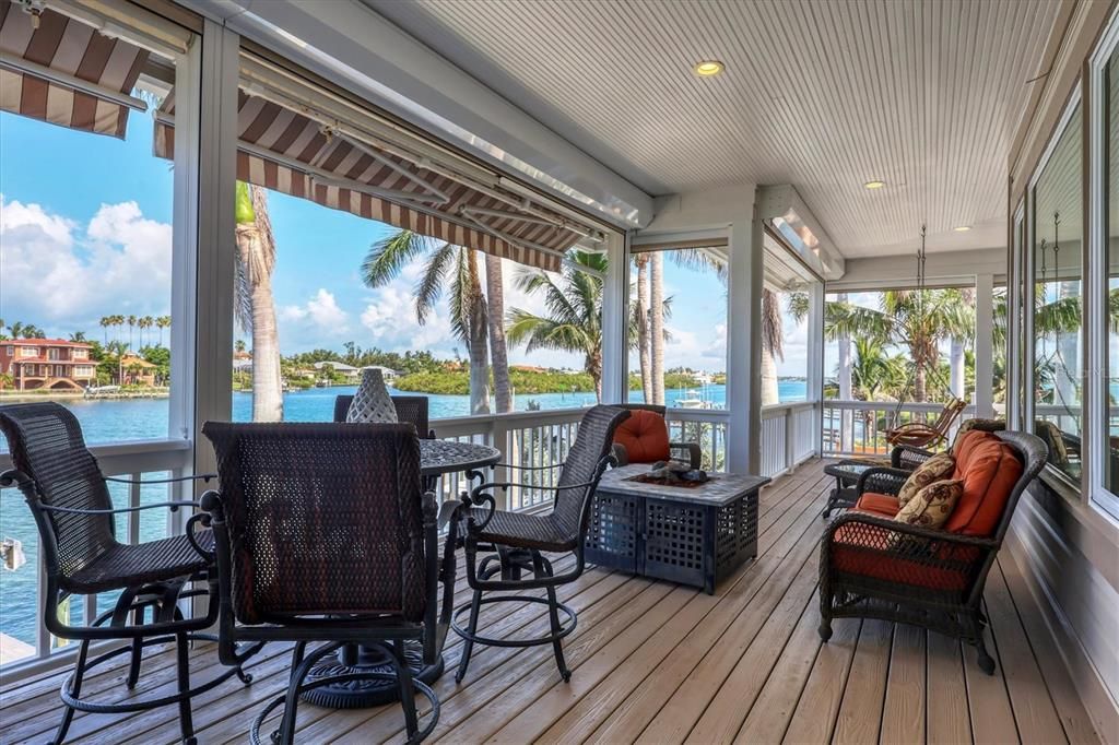 На продажу: $4,185,000 (4 спален, 4 ванн, 4537 Квадратных фут)