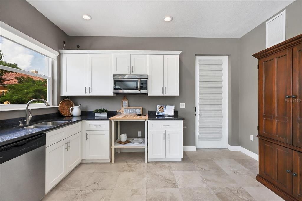 На продажу: $4,185,000 (4 спален, 4 ванн, 4537 Квадратных фут)