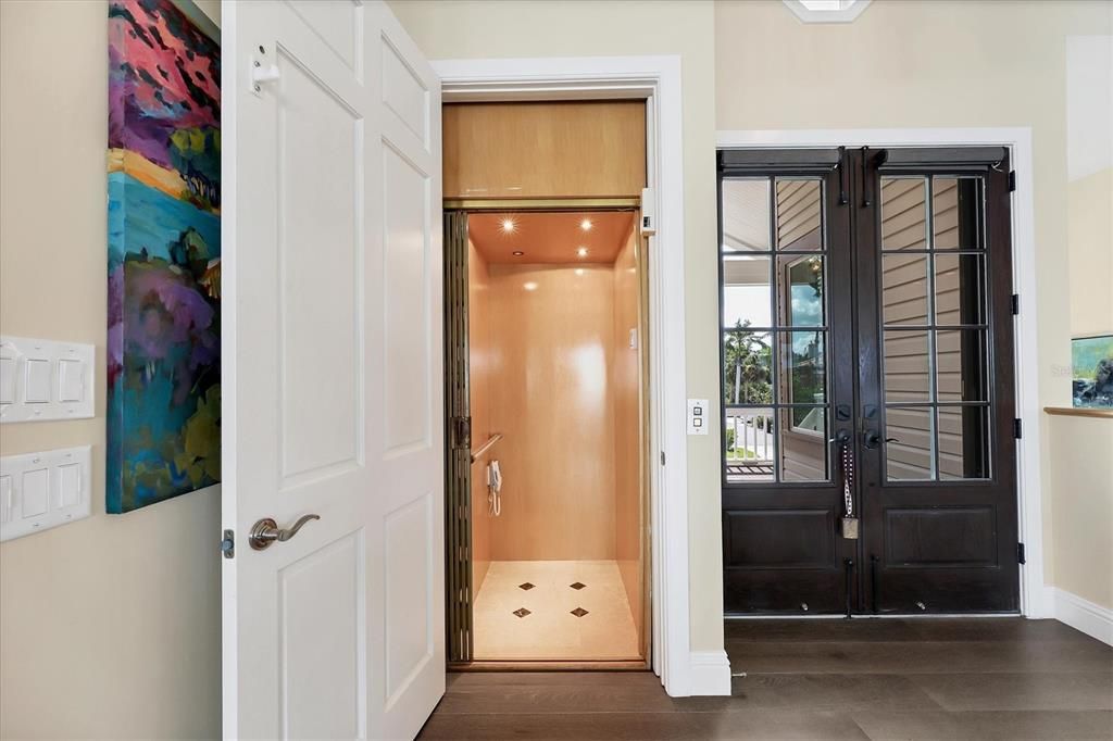 На продажу: $4,185,000 (4 спален, 4 ванн, 4537 Квадратных фут)