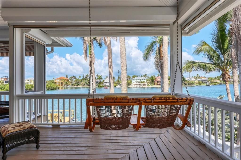 На продажу: $4,185,000 (4 спален, 4 ванн, 4537 Квадратных фут)