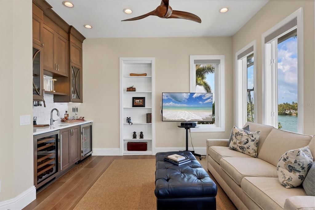 На продажу: $4,185,000 (4 спален, 4 ванн, 4537 Квадратных фут)