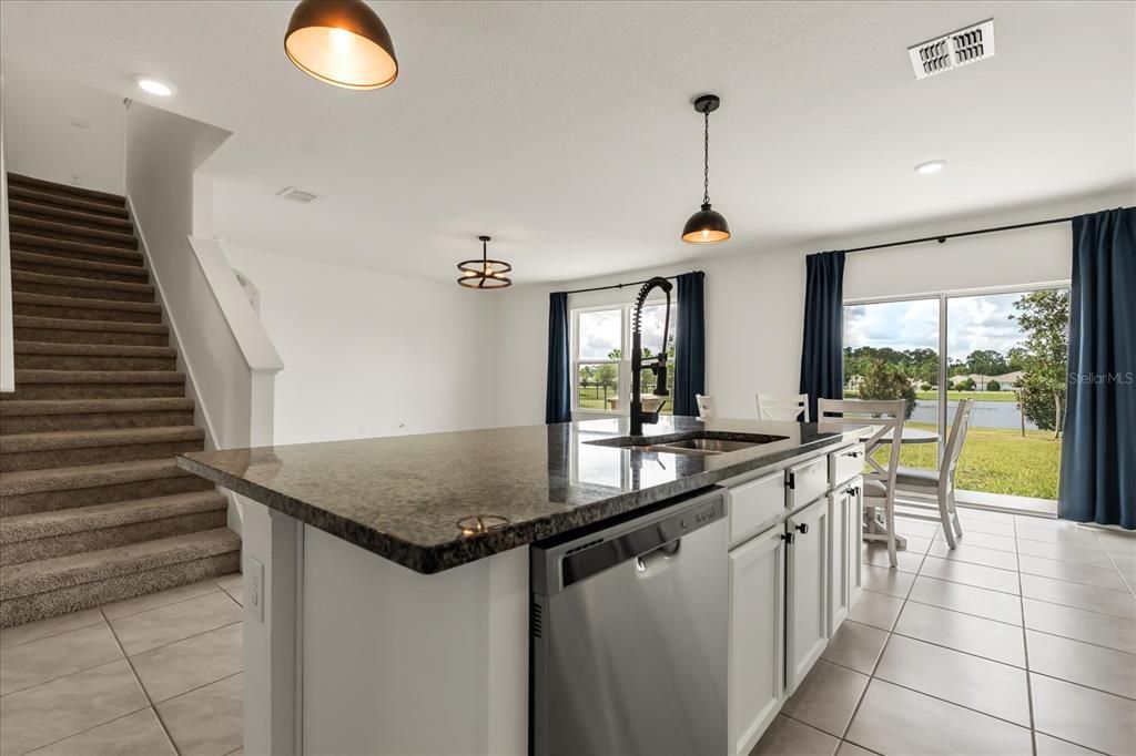 待售: $439,900 (5 贝兹, 3 浴室, 2626 平方英尺)