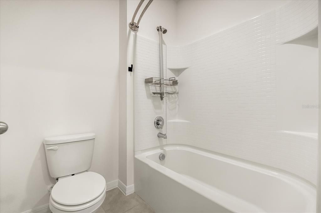 待售: $439,900 (5 贝兹, 3 浴室, 2626 平方英尺)