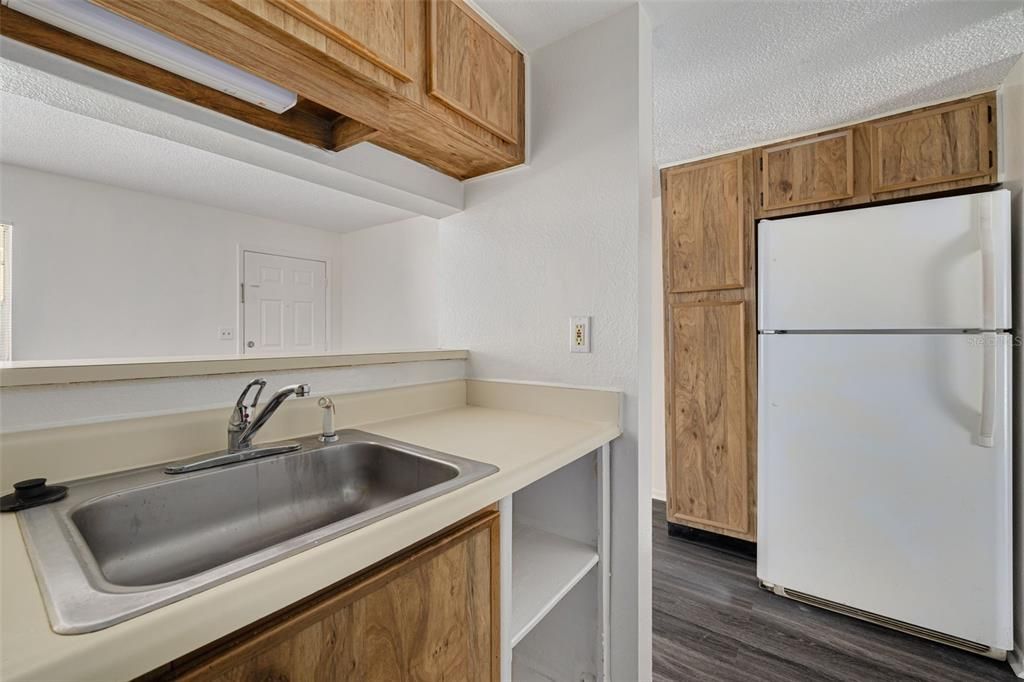 合同活跃: $79,000 (1 贝兹, 1 浴室, 504 平方英尺)