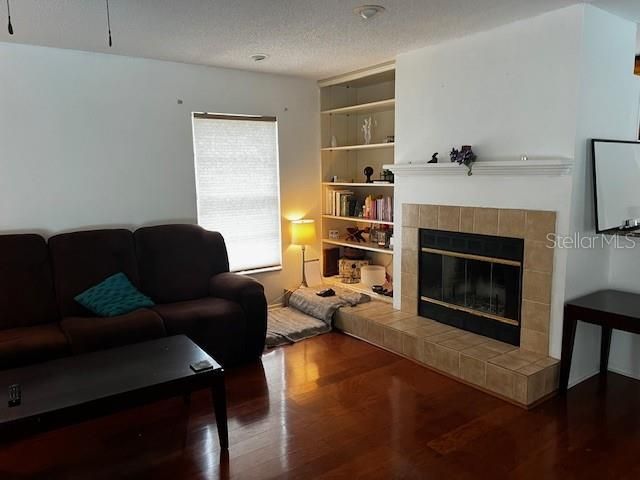 Active With Contract: $360,000 (4 beds, 3 baths, 2370 Square Feet)