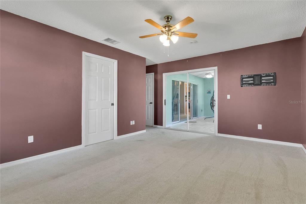 На продажу: $245,000 (3 спален, 2 ванн, 1685 Квадратных фут)