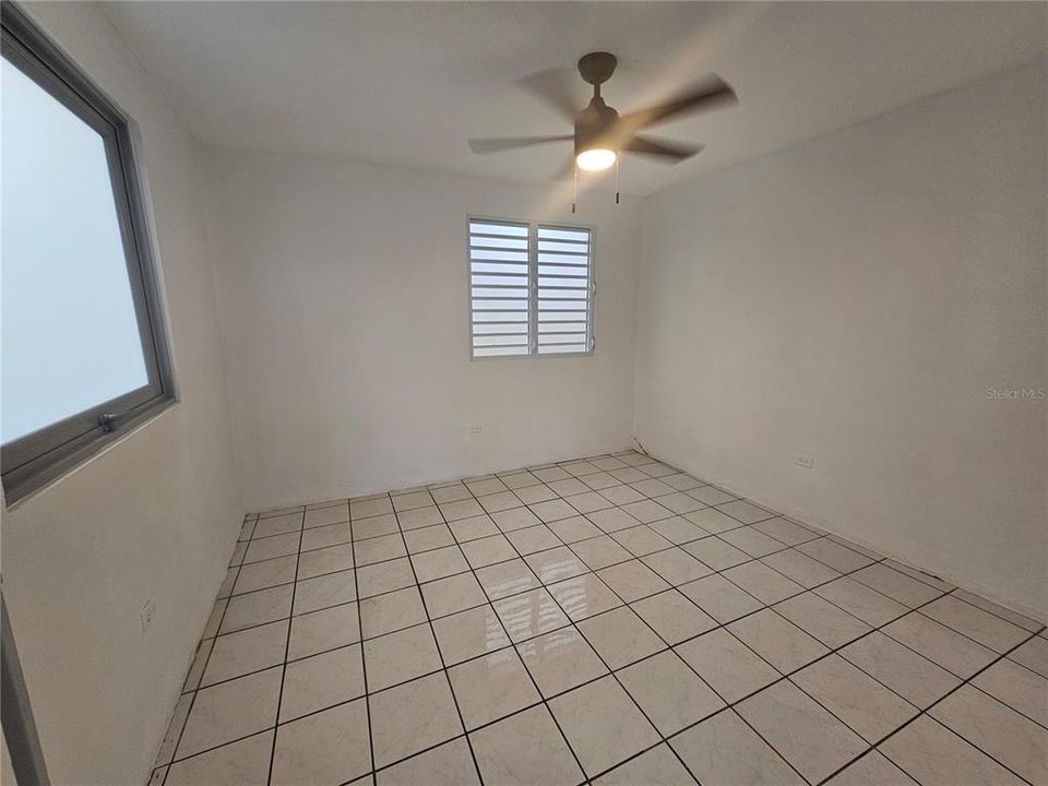 В аренду: $1,100 (3 спален, 1 ванн, 900 Квадратных фут)