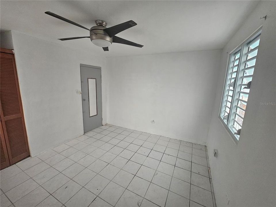 В аренду: $1,100 (3 спален, 1 ванн, 900 Квадратных фут)