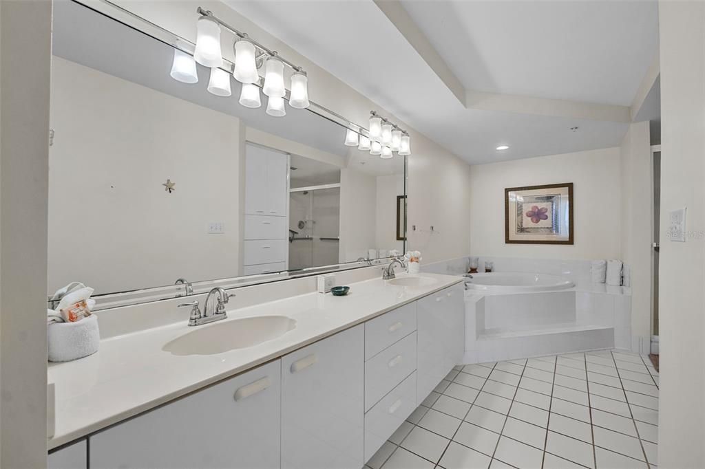 待售: $650,000 (3 贝兹, 3 浴室, 2290 平方英尺)