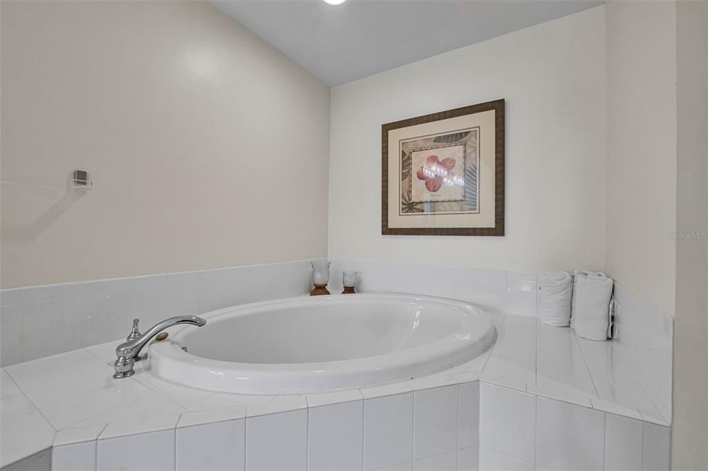 待售: $650,000 (3 贝兹, 3 浴室, 2290 平方英尺)