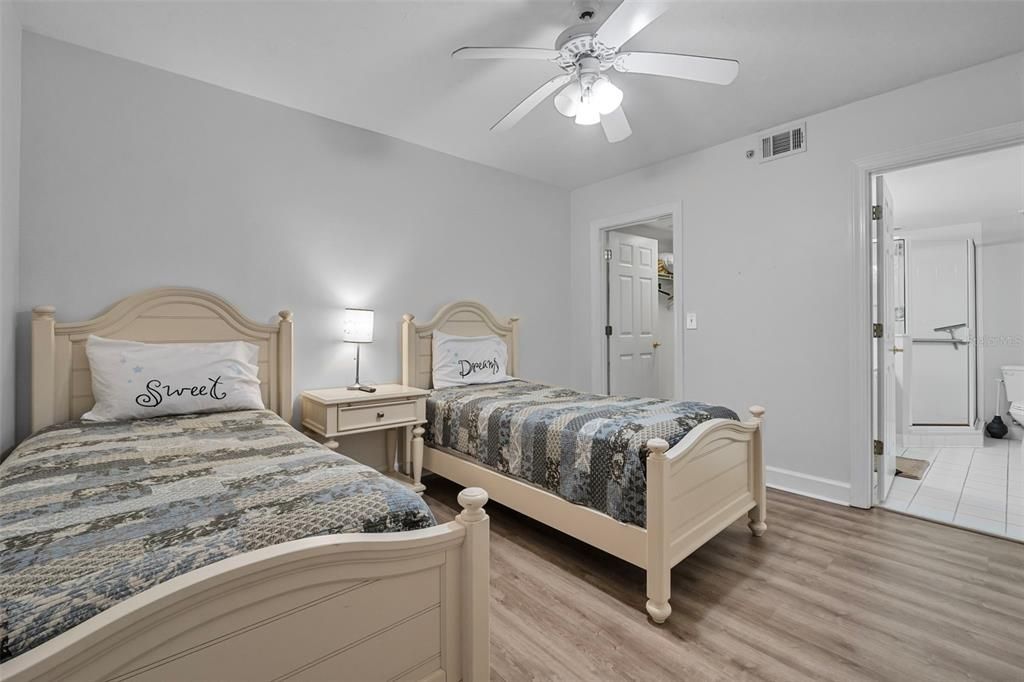 待售: $650,000 (3 贝兹, 3 浴室, 2290 平方英尺)