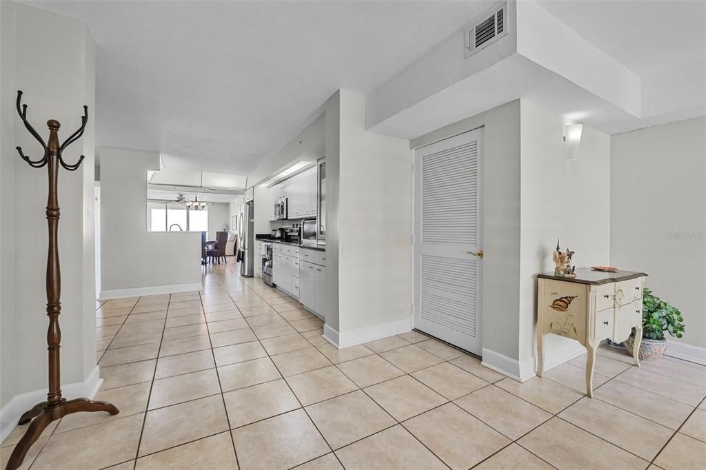 待售: $650,000 (3 贝兹, 3 浴室, 2290 平方英尺)