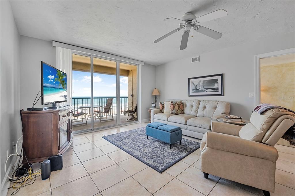 待售: $650,000 (3 贝兹, 3 浴室, 2290 平方英尺)