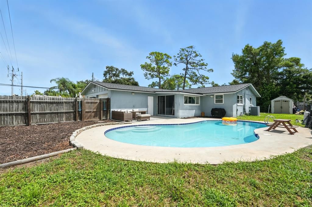 待售: $360,000 (5 贝兹, 2 浴室, 1608 平方英尺)