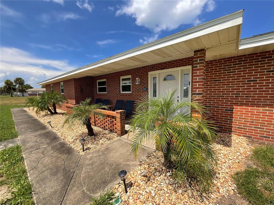 待售: $545,500 (3 贝兹, 2 浴室, 1407 平方英尺)