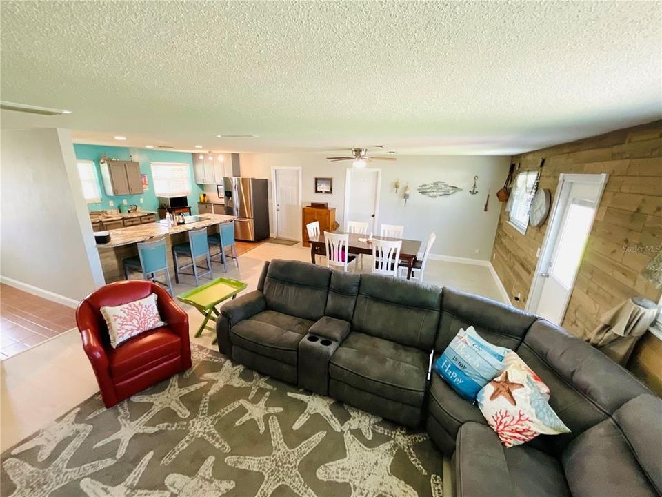 待售: $545,500 (3 贝兹, 2 浴室, 1407 平方英尺)