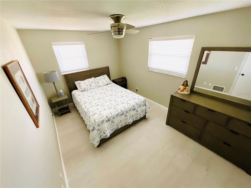 待售: $545,500 (3 贝兹, 2 浴室, 1407 平方英尺)