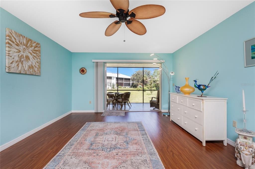 For Sale: $185,000 (2 beds, 2 baths, 1092 Square Feet)