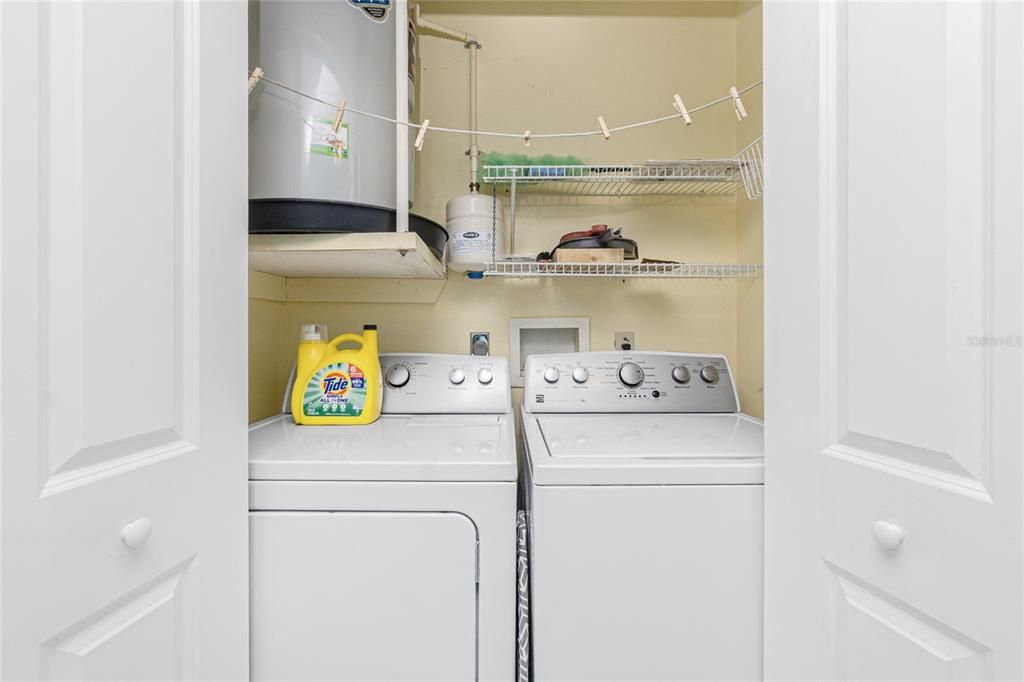 For Sale: $185,000 (2 beds, 2 baths, 1092 Square Feet)