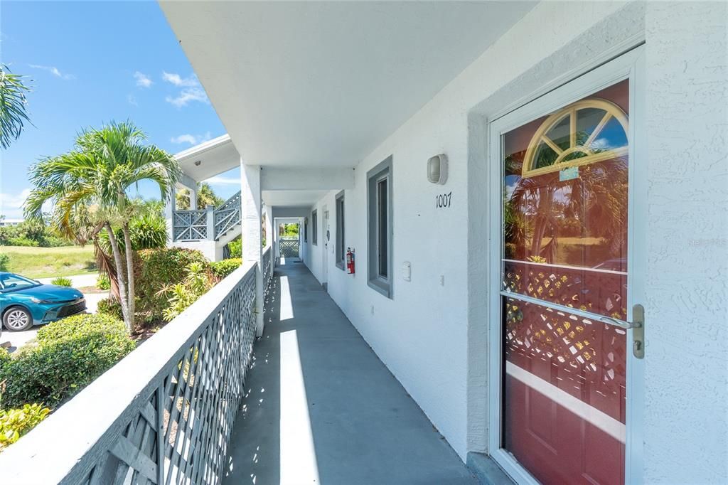 For Sale: $185,000 (2 beds, 2 baths, 1092 Square Feet)