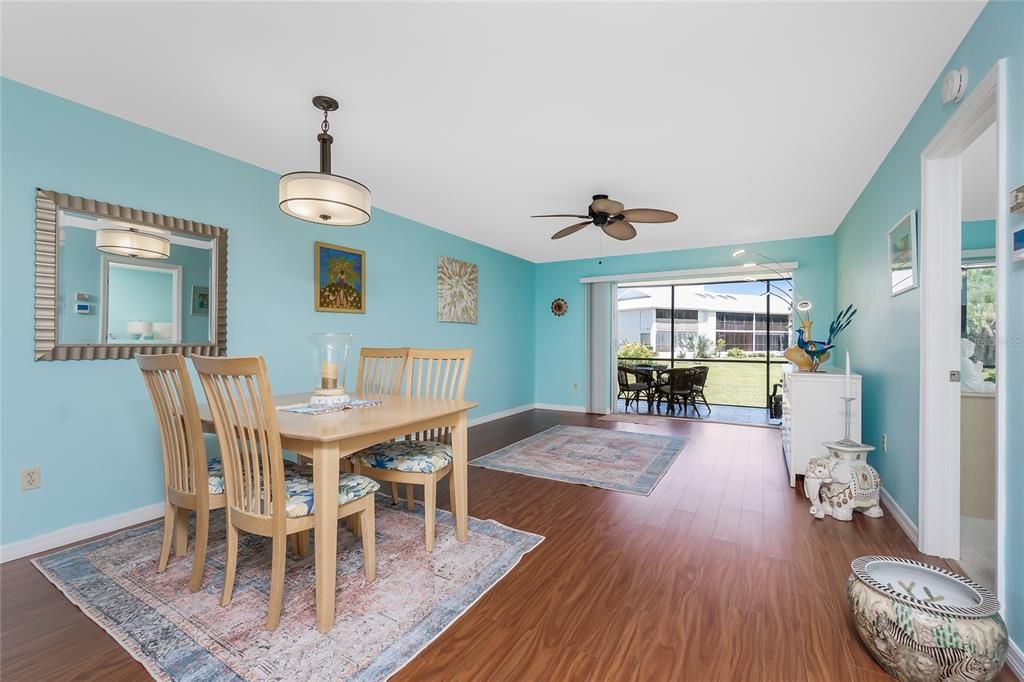 For Sale: $185,000 (2 beds, 2 baths, 1092 Square Feet)