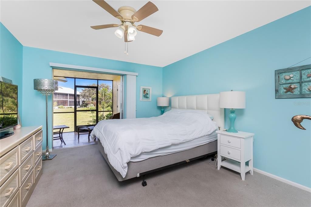 For Sale: $185,000 (2 beds, 2 baths, 1092 Square Feet)